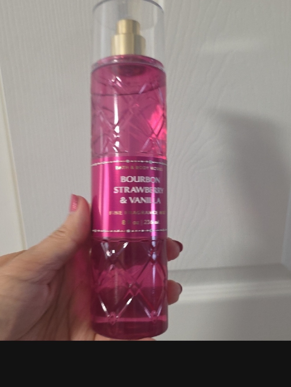 Bath & Body Works Bourbon Strawberry & Vanilla Body Mist - Hot Pink